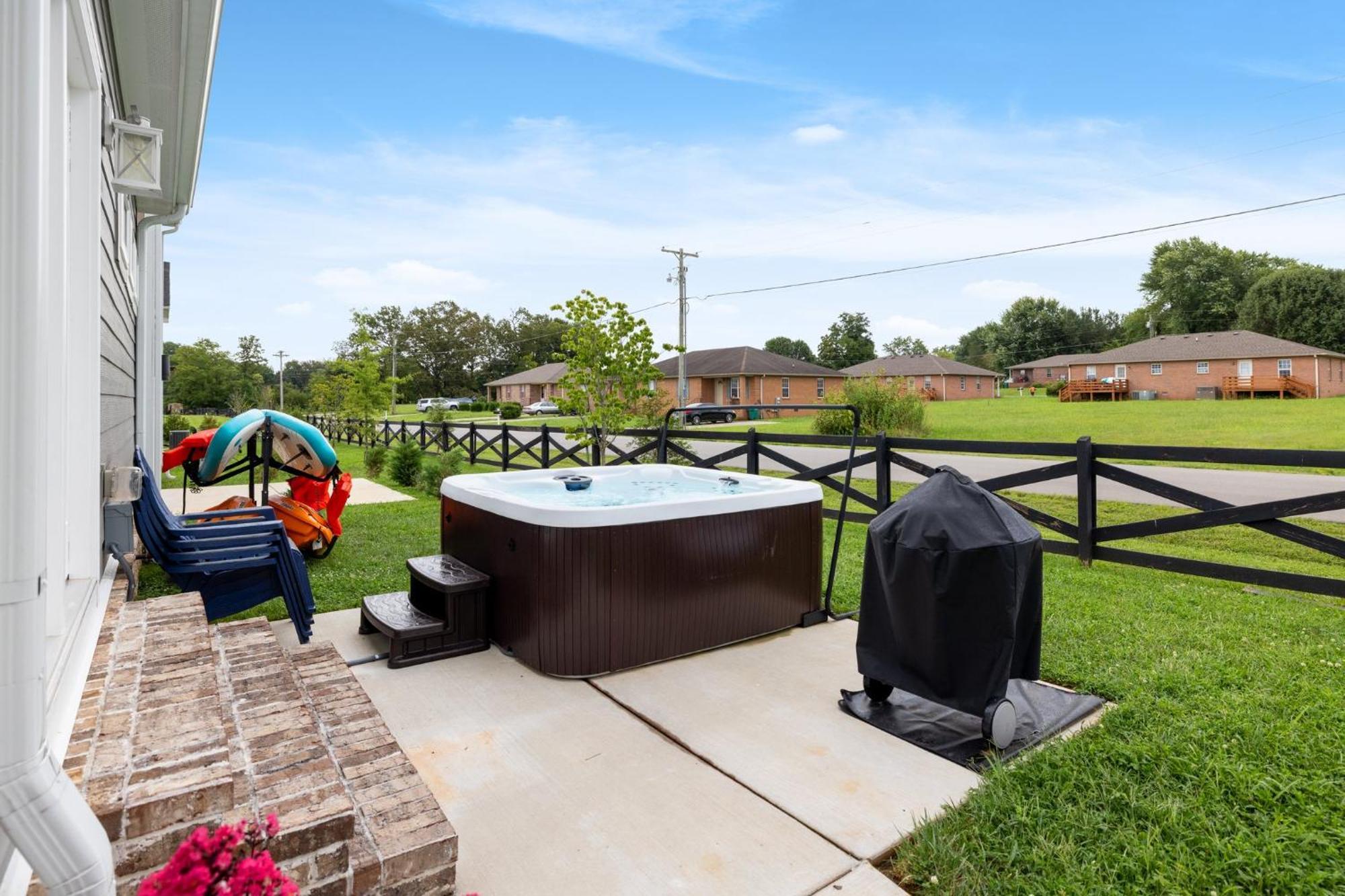 Cozy Lake Cottage W/ Kayaks, Sups, Pool & Firepit Winchester Exterior photo